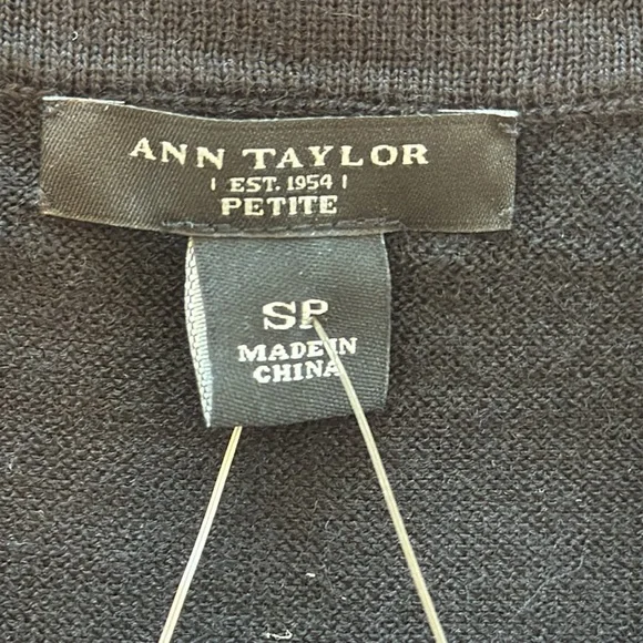 Ann Taylor Merino Wool Sleeveless Sweater - Picture 4 of 11